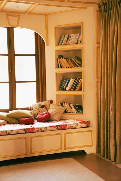 Tips for Creating a Cozy and Inviting Reading Nook at Home